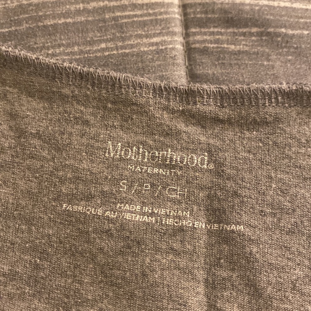 Maternity tops bundle - Picture 7 of 9